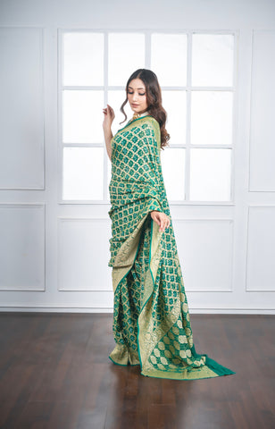 Pure Khaddi Georgette green Bandhej/Bandhani handloom Saree