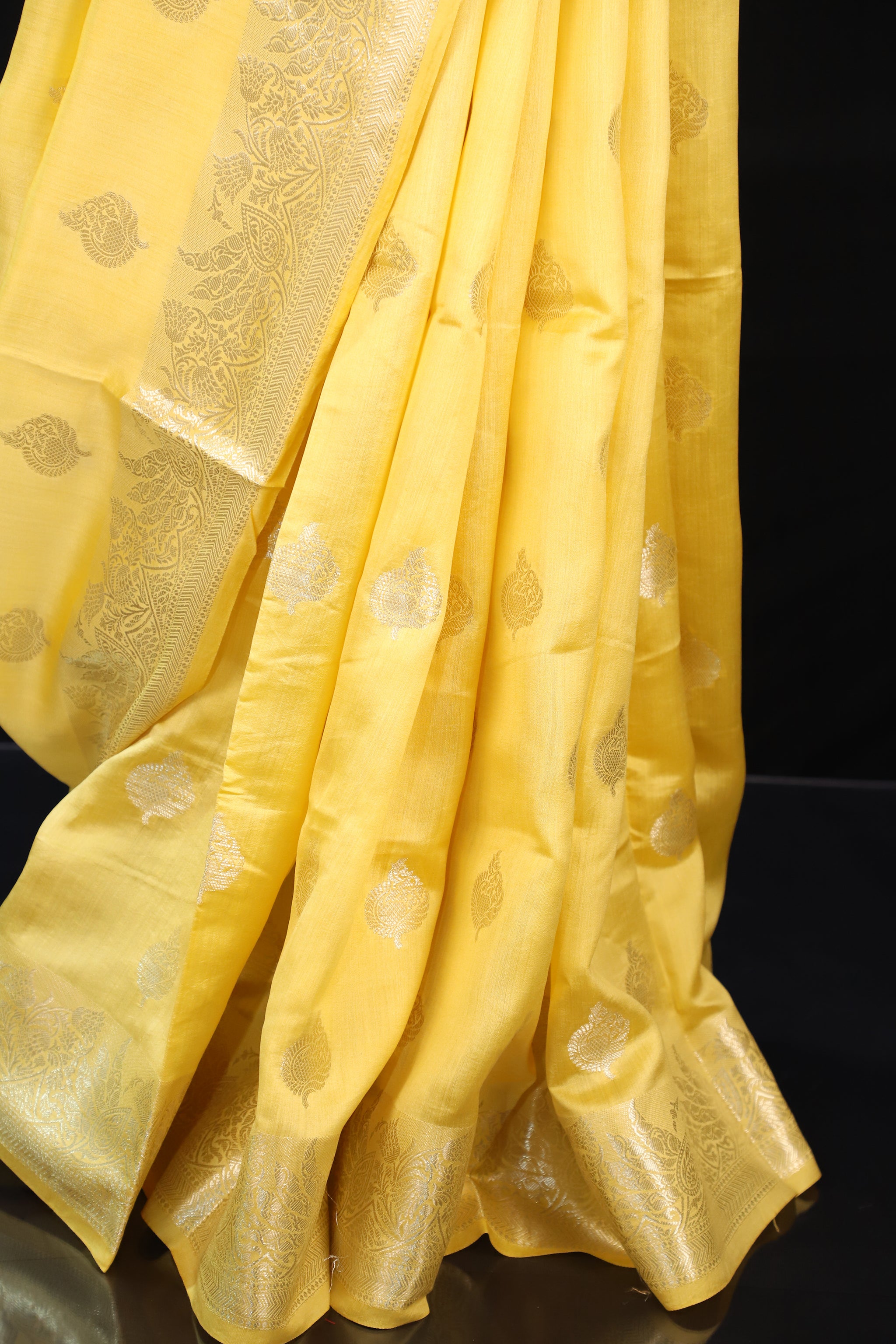 Golden Glow: Yellow Pure Chiniya Silk Saree with Radiant Elegance