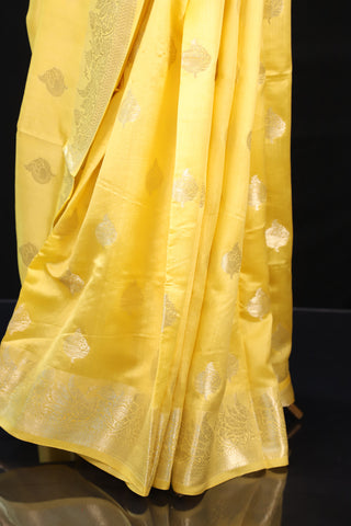 Golden Glow: Yellow Pure Chiniya Silk Saree with Radiant Elegance