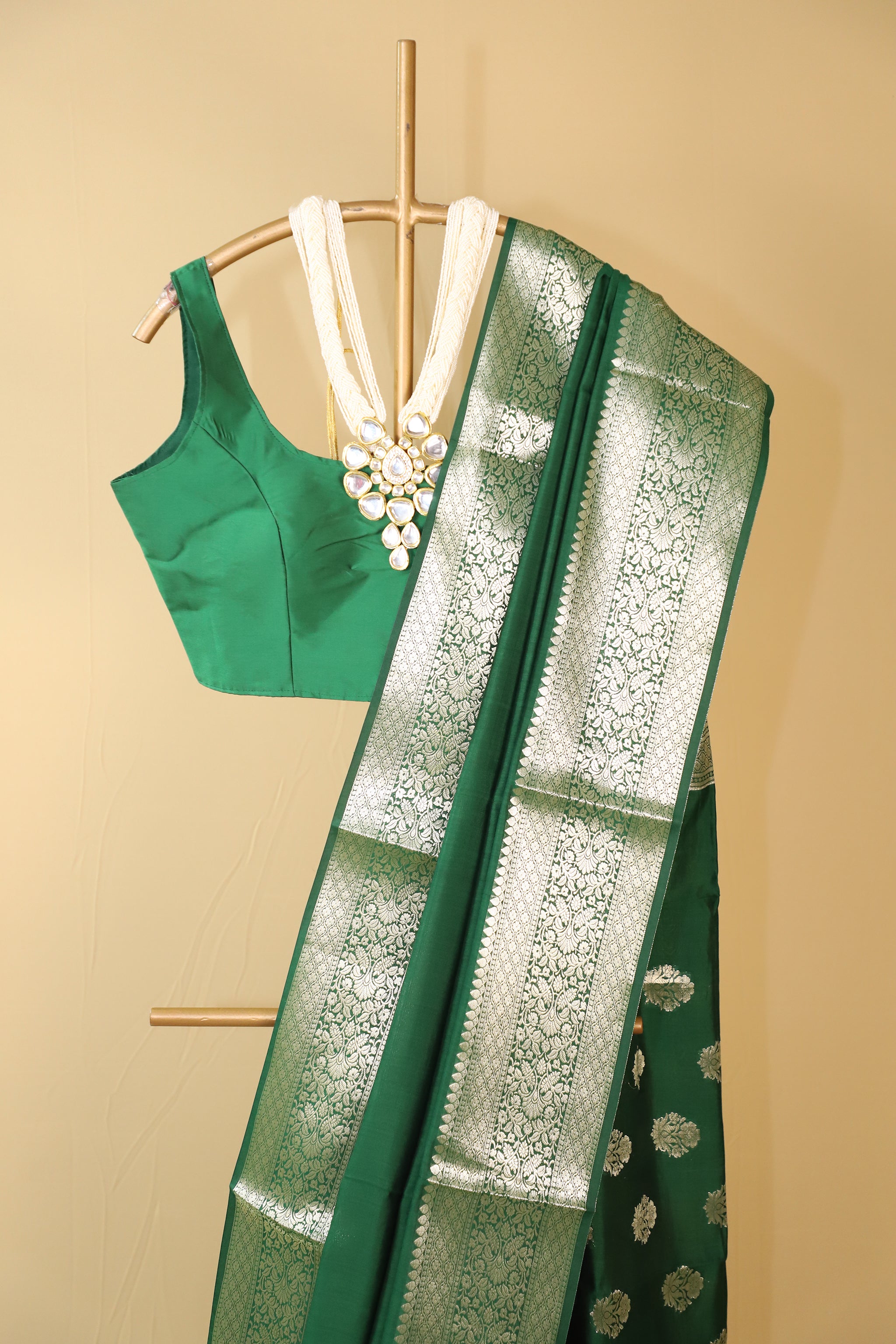 The Munga Crape silk saree with rich zari foil pallu - dvz0003672